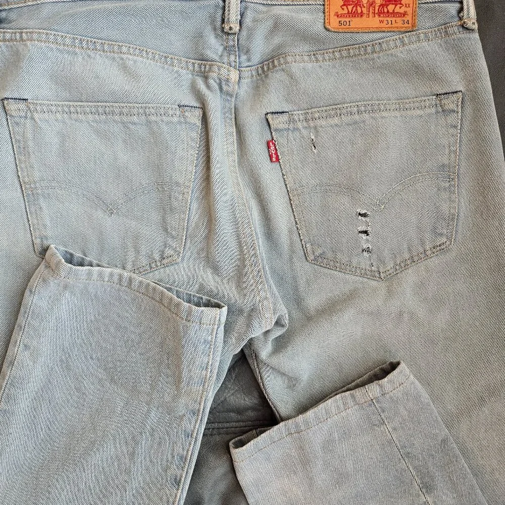 Levi's 501 Straight Leg Button Fly Jeans - Men's 31x34 - Picture 6 of 8
